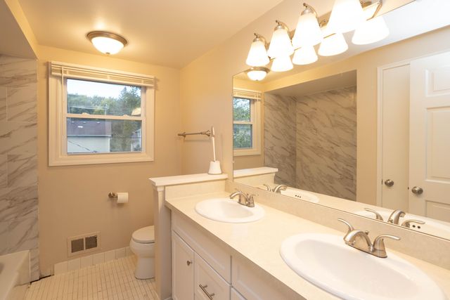 2901 E Eisenhower Parkway, Ann Arbor, MI 48108