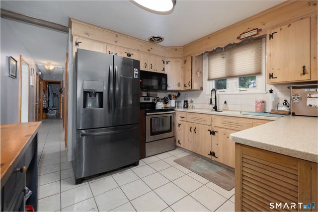 7 Split Rock Drive, Wolcott, CT 06716