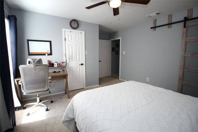 9707 Richmond Avenue 104, Houston, TX 77042