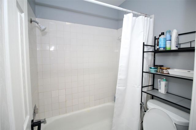 9707 Richmond Avenue 104, Houston, TX 77042