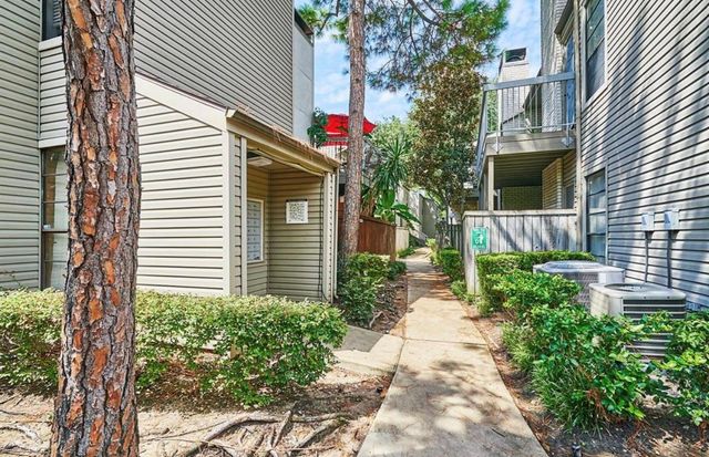 9707 Richmond Avenue 104, Houston, TX 77042