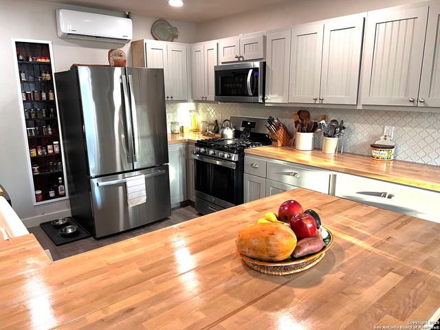 3080 Stockdale Highway, Seguin, TX 78155