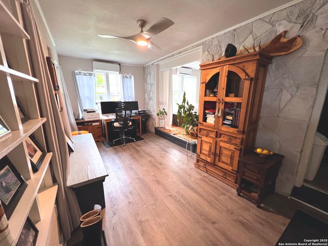 3080 Stockdale Highway, Seguin, TX 78155