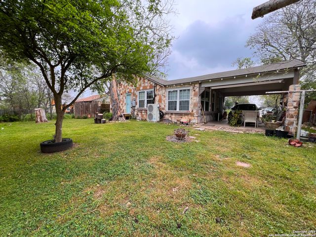 3080 Stockdale Highway, Seguin, TX 78155