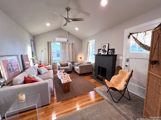 3080 Stockdale Highway, Seguin, TX 78155