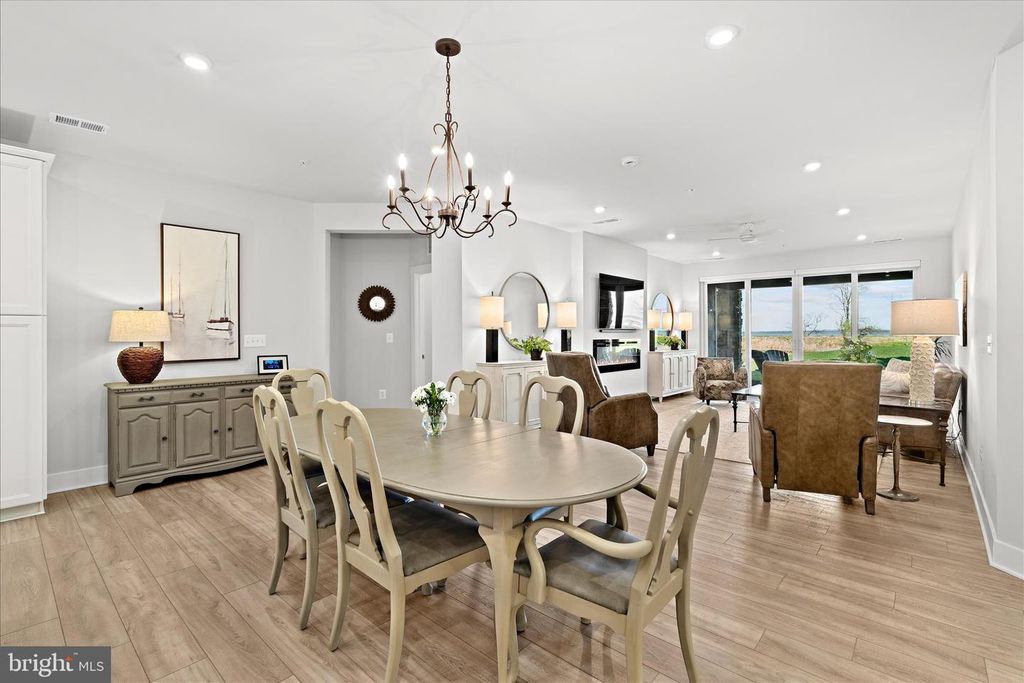 Image 10 of property listing at 132 WHEELHOUSE WAY #11, Chester, MD 21619