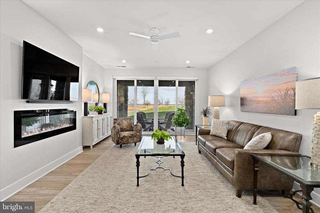 Image 11 of property listing at 132 WHEELHOUSE WAY #11, Chester, MD 21619