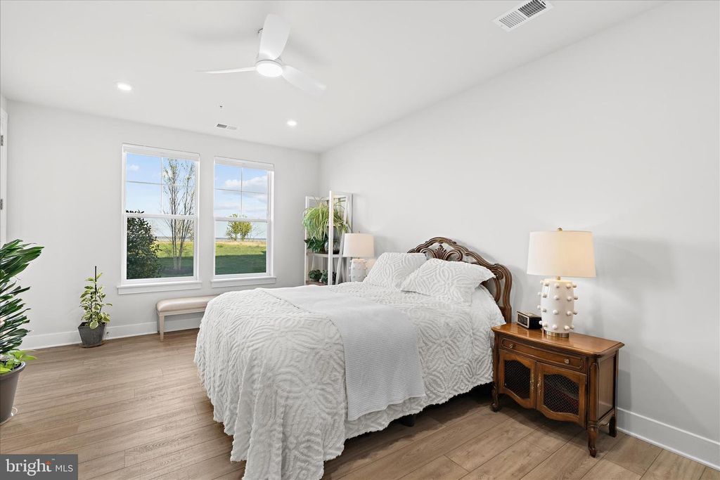 Image 13 of property listing at 132 WHEELHOUSE WAY #11, Chester, MD 21619