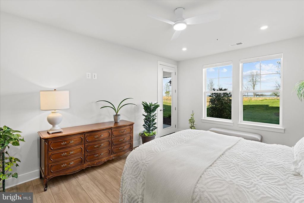 Image 14 of property listing at 132 WHEELHOUSE WAY #11, Chester, MD 21619