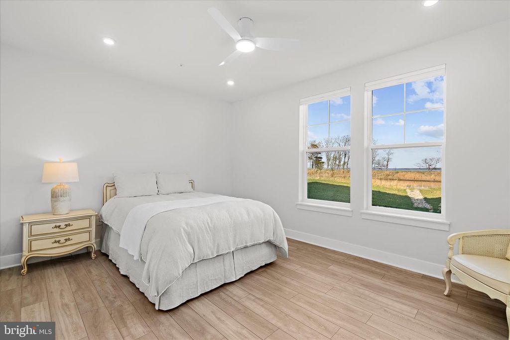 Image 17 of property listing at 132 WHEELHOUSE WAY #11, Chester, MD 21619