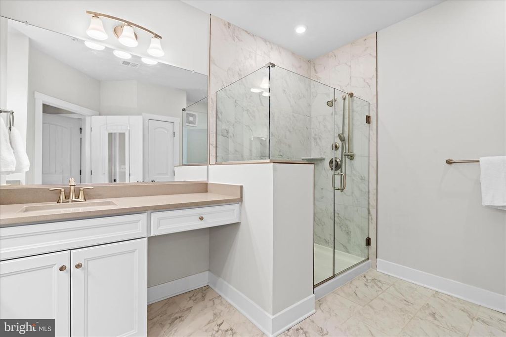 Image 18 of property listing at 132 WHEELHOUSE WAY #11, Chester, MD 21619