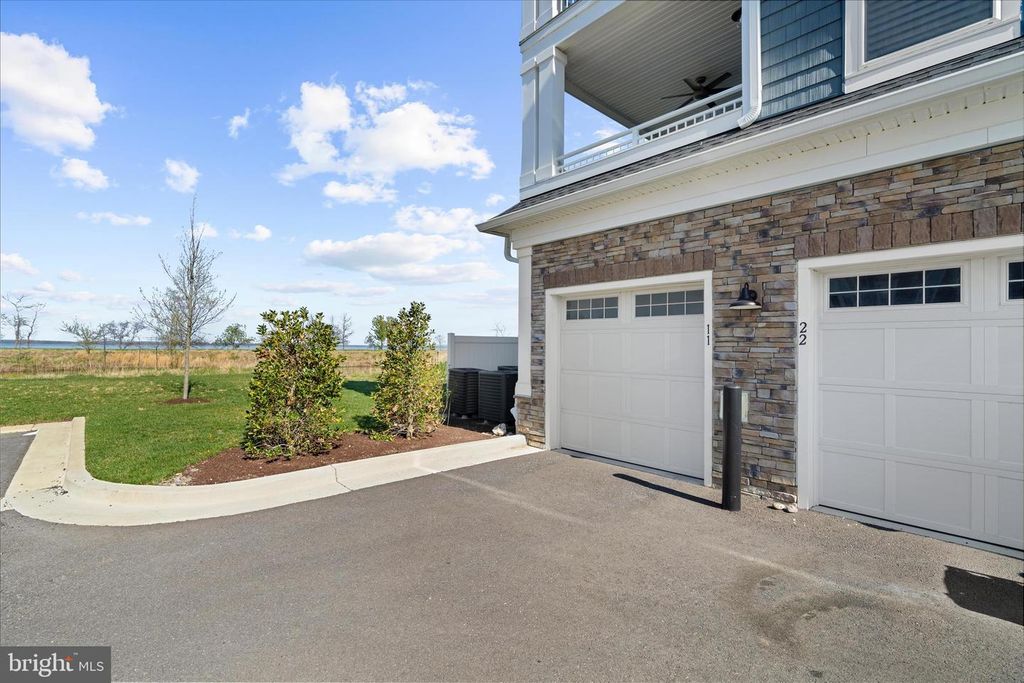 Image 3 of property listing at 132 WHEELHOUSE WAY #11, Chester, MD 21619