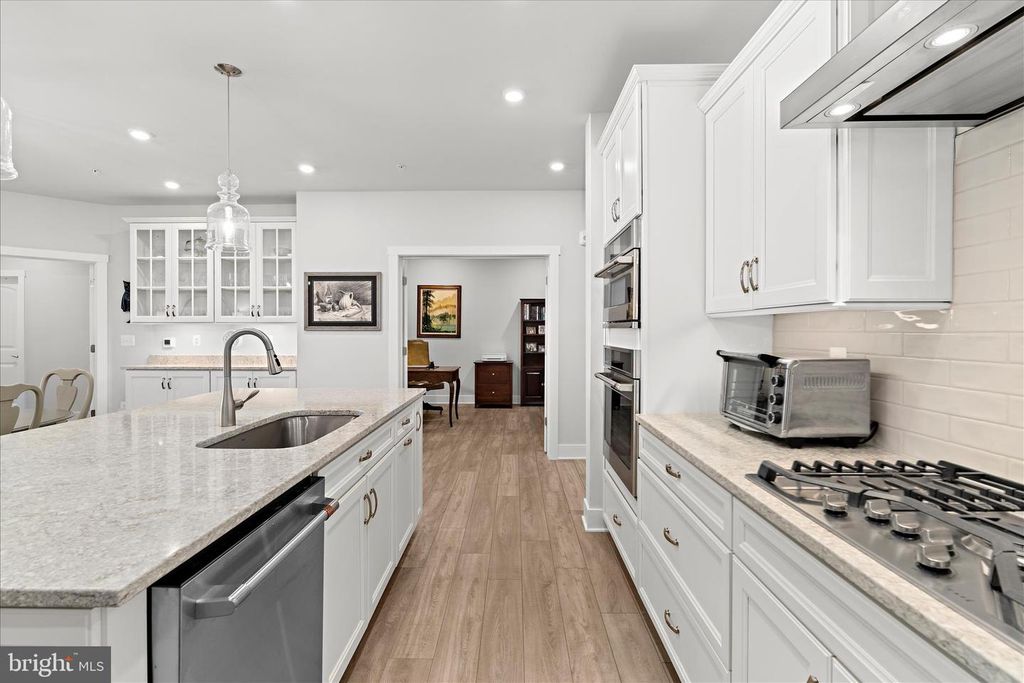Image 8 of property listing at 132 WHEELHOUSE WAY #11, Chester, MD 21619