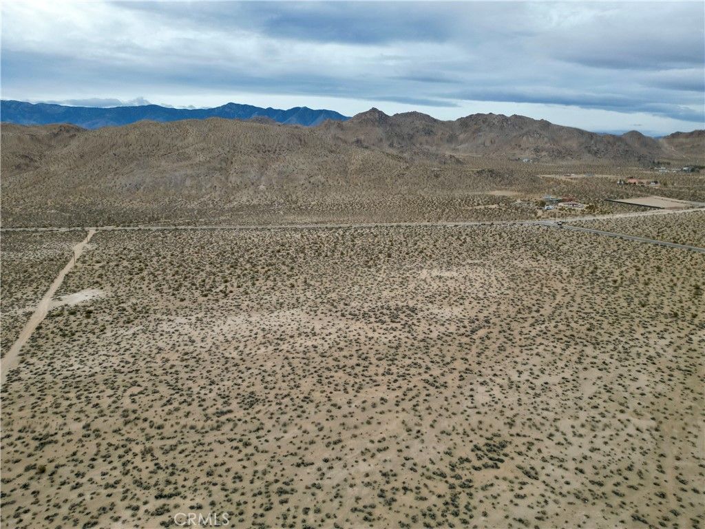 31300 Cove Road, Lucerne Valley, CA 92356
