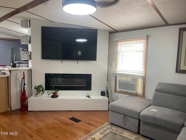 293 Old Fincastle Road, Lebanon, VA 24266