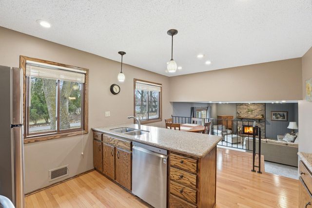 11185 Lanewood Circle, Eden Prairie, MN 55344