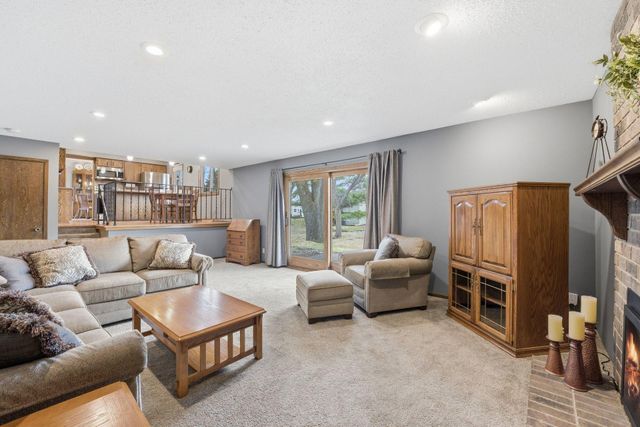11185 Lanewood Circle, Eden Prairie, MN 55344