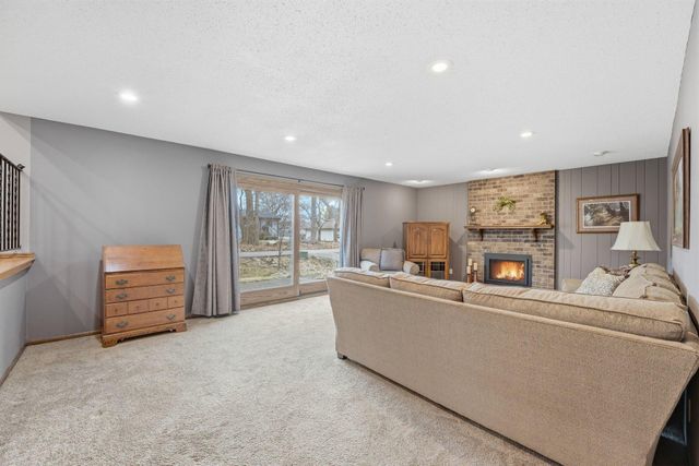 11185 Lanewood Circle, Eden Prairie, MN 55344