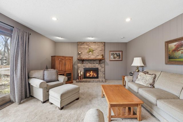 11185 Lanewood Circle, Eden Prairie, MN 55344
