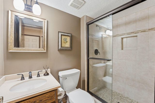 11185 Lanewood Circle, Eden Prairie, MN 55344