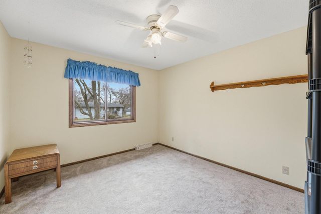 11185 Lanewood Circle, Eden Prairie, MN 55344