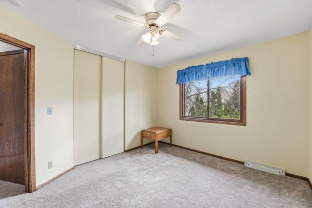 11185 Lanewood Circle, Eden Prairie, MN 55344