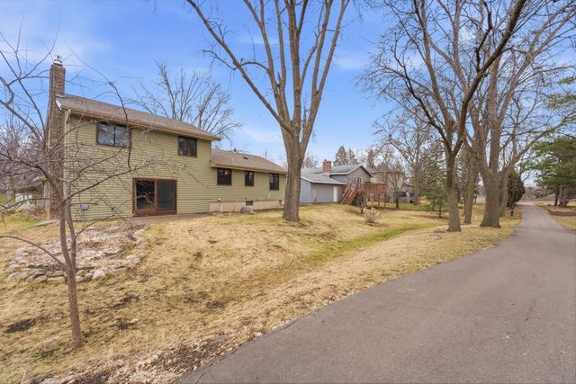 11185 Lanewood Circle, Eden Prairie, MN 55344