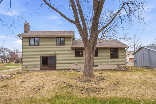 11185 Lanewood Circle, Eden Prairie, MN 55344