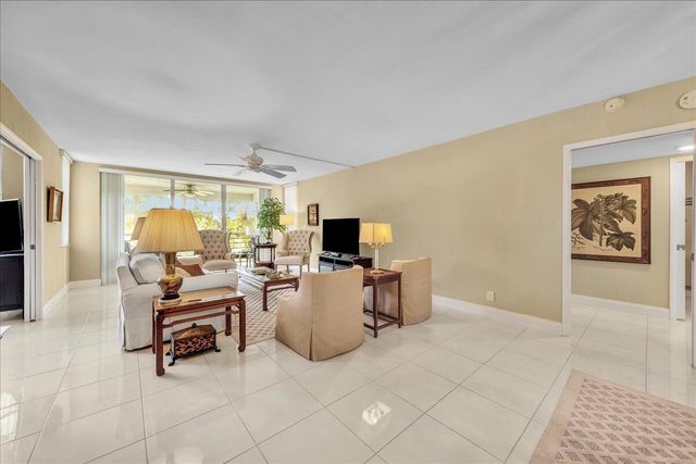804 Cypress Grove Lane 302, Pompano Beach, FL 33069