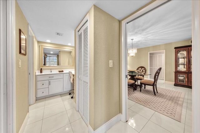 804 Cypress Grove Lane 302, Pompano Beach, FL 33069