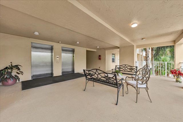 804 Cypress Grove Lane 302, Pompano Beach, FL 33069