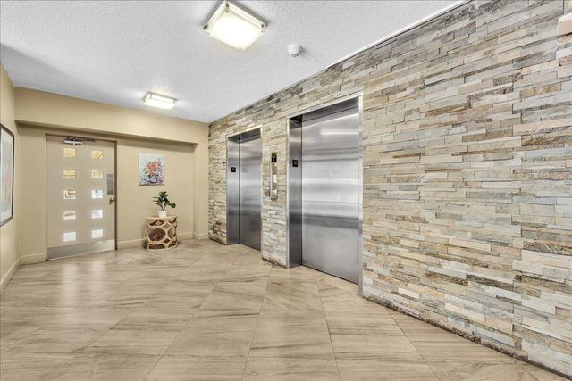 804 Cypress Grove Lane 302, Pompano Beach, FL 33069