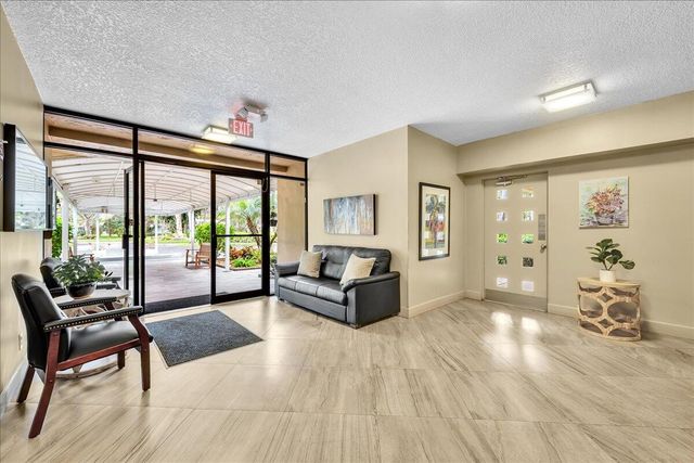 804 Cypress Grove Lane 302, Pompano Beach, FL 33069