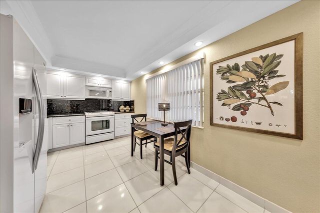 804 Cypress Grove Lane 302, Pompano Beach, FL 33069