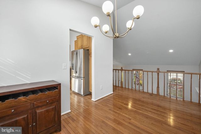 48 MCPHERSON CIR, Sterling, VA 20165