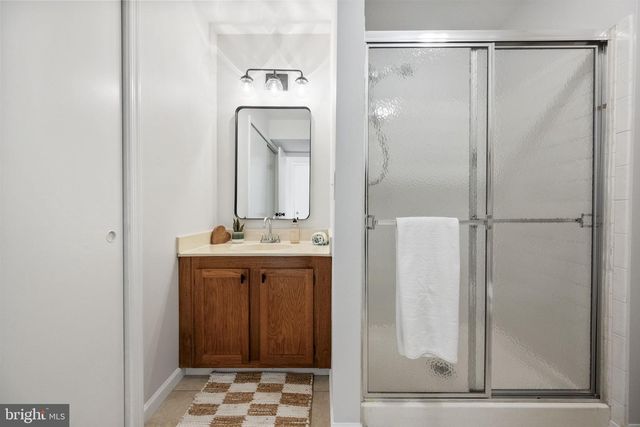 48 MCPHERSON CIR, Sterling, VA 20165