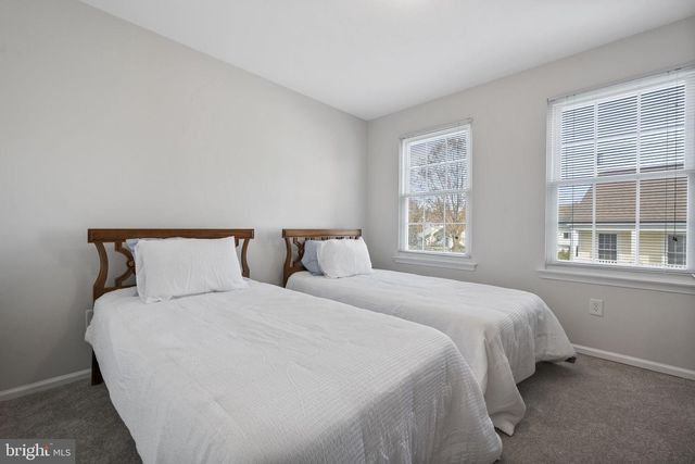 48 MCPHERSON CIR, Sterling, VA 20165