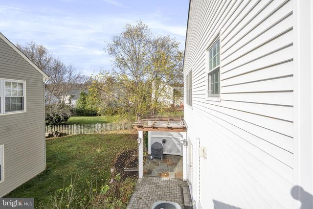 48 MCPHERSON CIR, Sterling, VA 20165