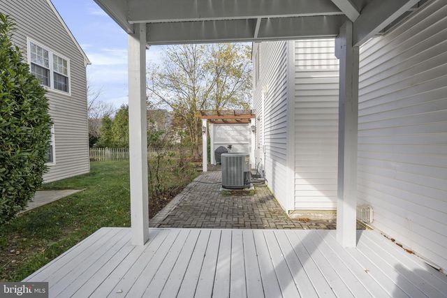 48 MCPHERSON CIR, Sterling, VA 20165