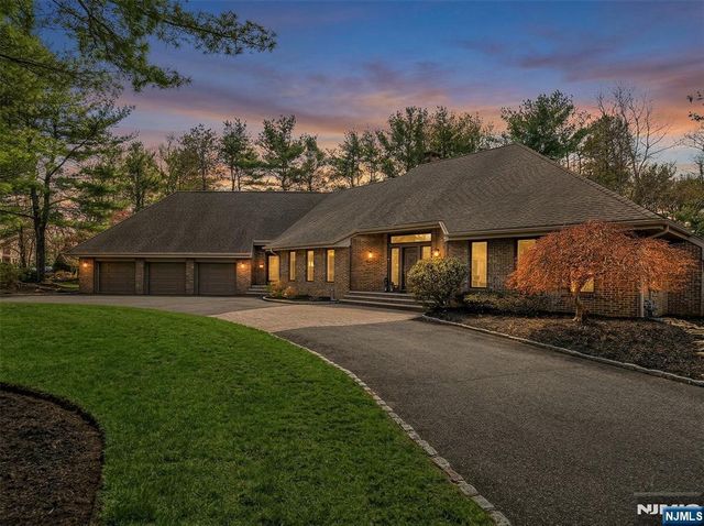 301 Hopper Court, Franklin Lakes, NJ 07417