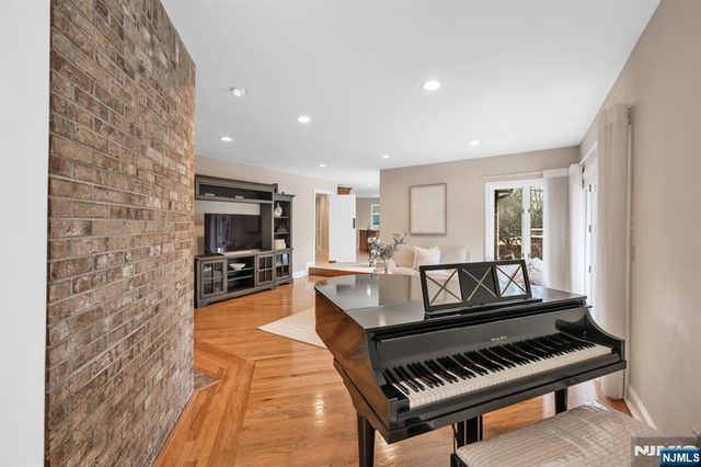 301 Hopper Court, Franklin Lakes, NJ 07417