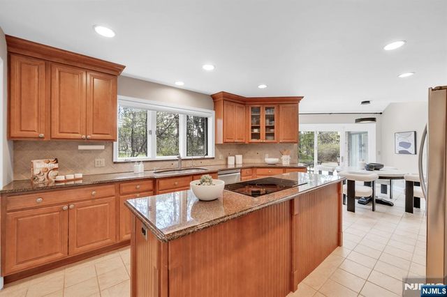 301 Hopper Court, Franklin Lakes, NJ 07417