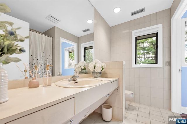 301 Hopper Court, Franklin Lakes, NJ 07417