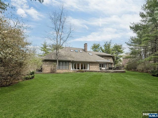 301 Hopper Court, Franklin Lakes, NJ 07417