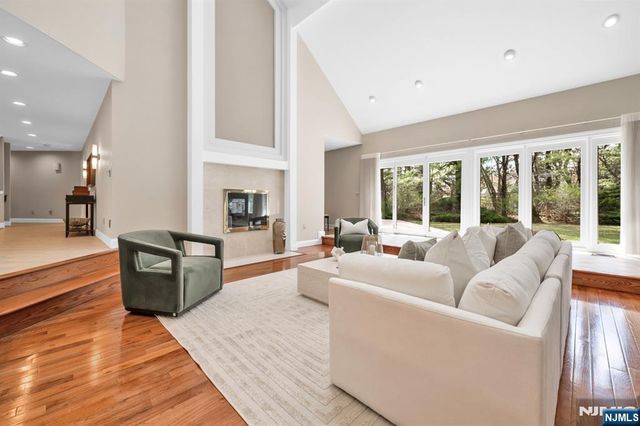 301 Hopper Court, Franklin Lakes, NJ 07417