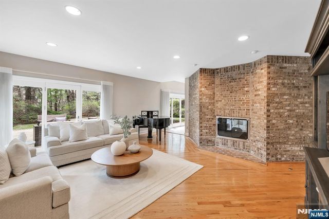 301 Hopper Court, Franklin Lakes, NJ 07417