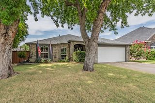 2917 Shannon Lane, Grand Prairie, TX 75052
