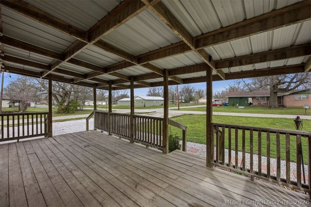 806 S Hickory Street, Nowata, OK 74048