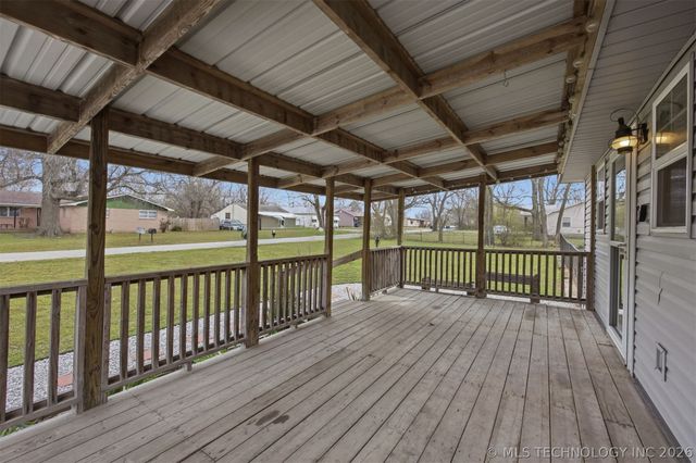 806 S Hickory Street, Nowata, OK 74048