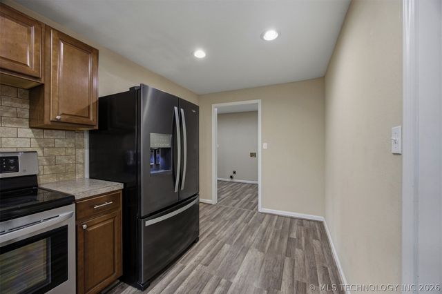 806 S Hickory Street, Nowata, OK 74048